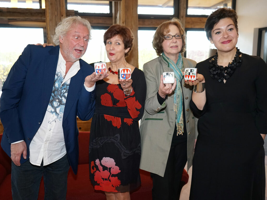 Werner Hofmann und Gerlinde Heßler, Karlstadt, Dr. Andrea Kluxen, Nürnberg, Nora Gomringer, Bamberg