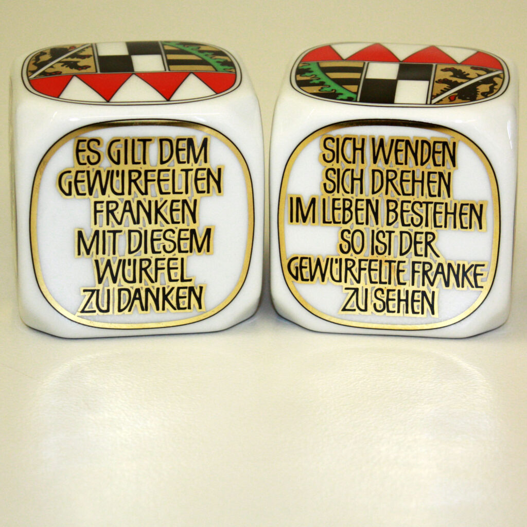 Frankenwürfel mit Aufschrift auf den beiden Würfelseiten (Dateiformat JPG)