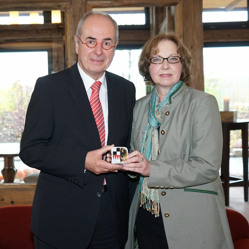 Dr. Thomas Bauer, Regierungspräsident von Mittelfranken, Dr. Andrea Kluxen, Nürnberg (Mfr)