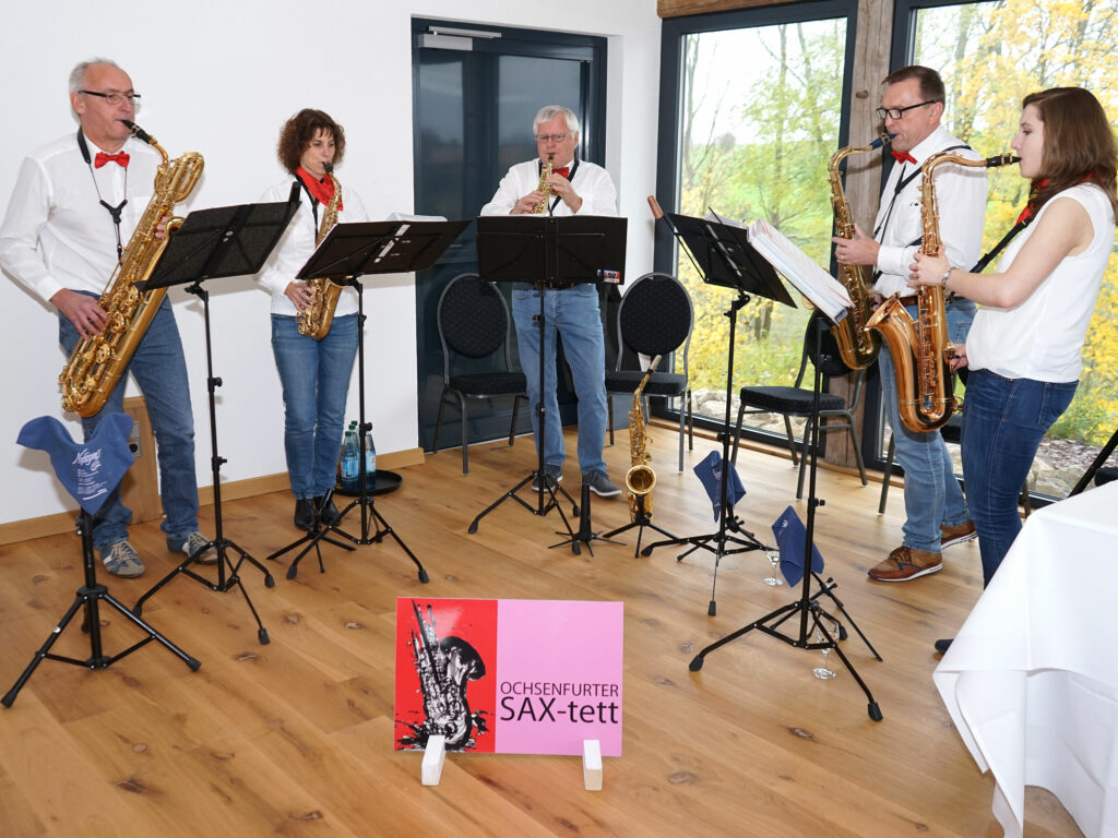 Musikalische Umrahnung durch das 'Oxenfurter SAX-tett'